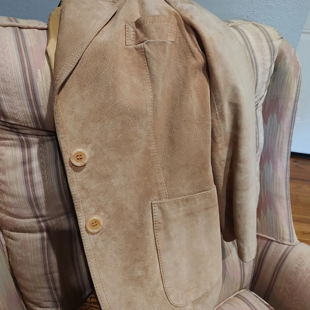 CLEARANCE!! Vintage Suede Blazer - Picture 12 of 13